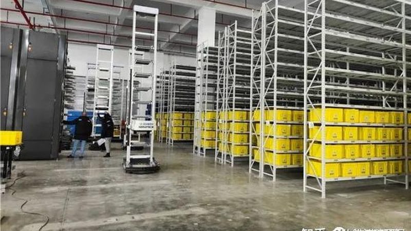 窄巷道前移式叉车：揭秘其适用行业与优势